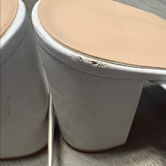 White heels! - Picture 6 of 6